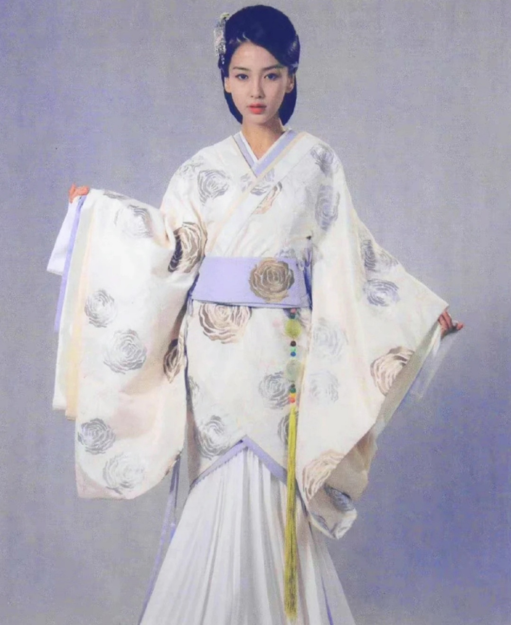 angelababy云中歌时期的定妆照,现在看还是美滴很,这要是有点演技不就