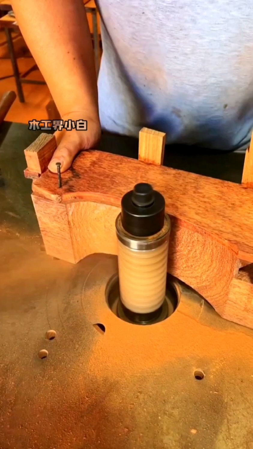 机械打磨制作红木沙发马蹄腿!