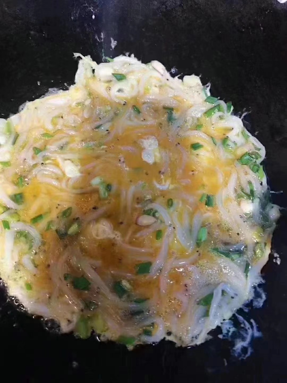 新鲜银鱼,煎蛋很好吃#海鲜