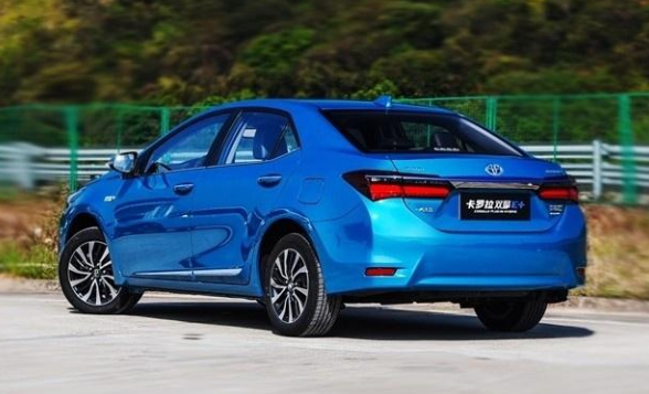 合资混动车型的领头羊,1.8l自然吸气发动机,百公里综合油耗1.3l