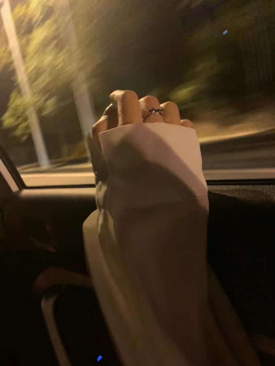 从未觉得"懂事"二字,是对一个女孩子的夸赞