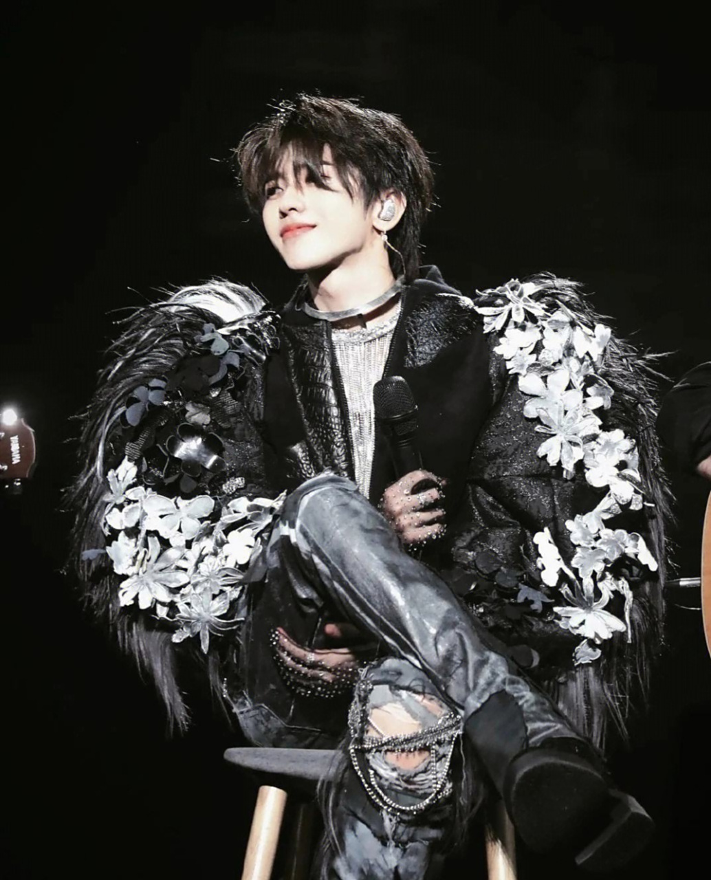 现场几千人高喊:蔡徐坤,我爱你. 说实话,有点被震惊到!