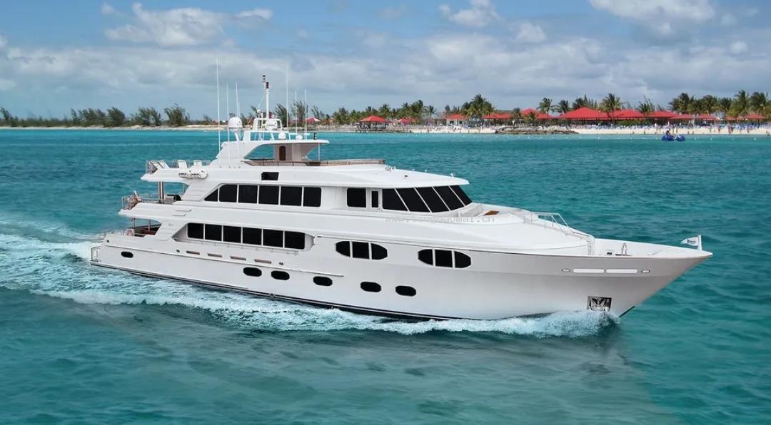 加拿大里士满revive号超级游艇重新上市更名为catching moments号