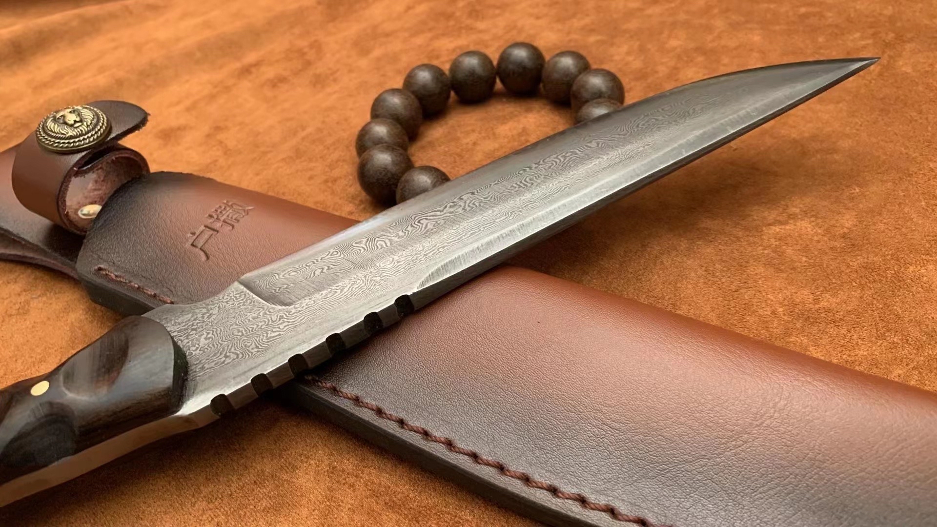 户撒一体钢手工猎刀,鉴赏