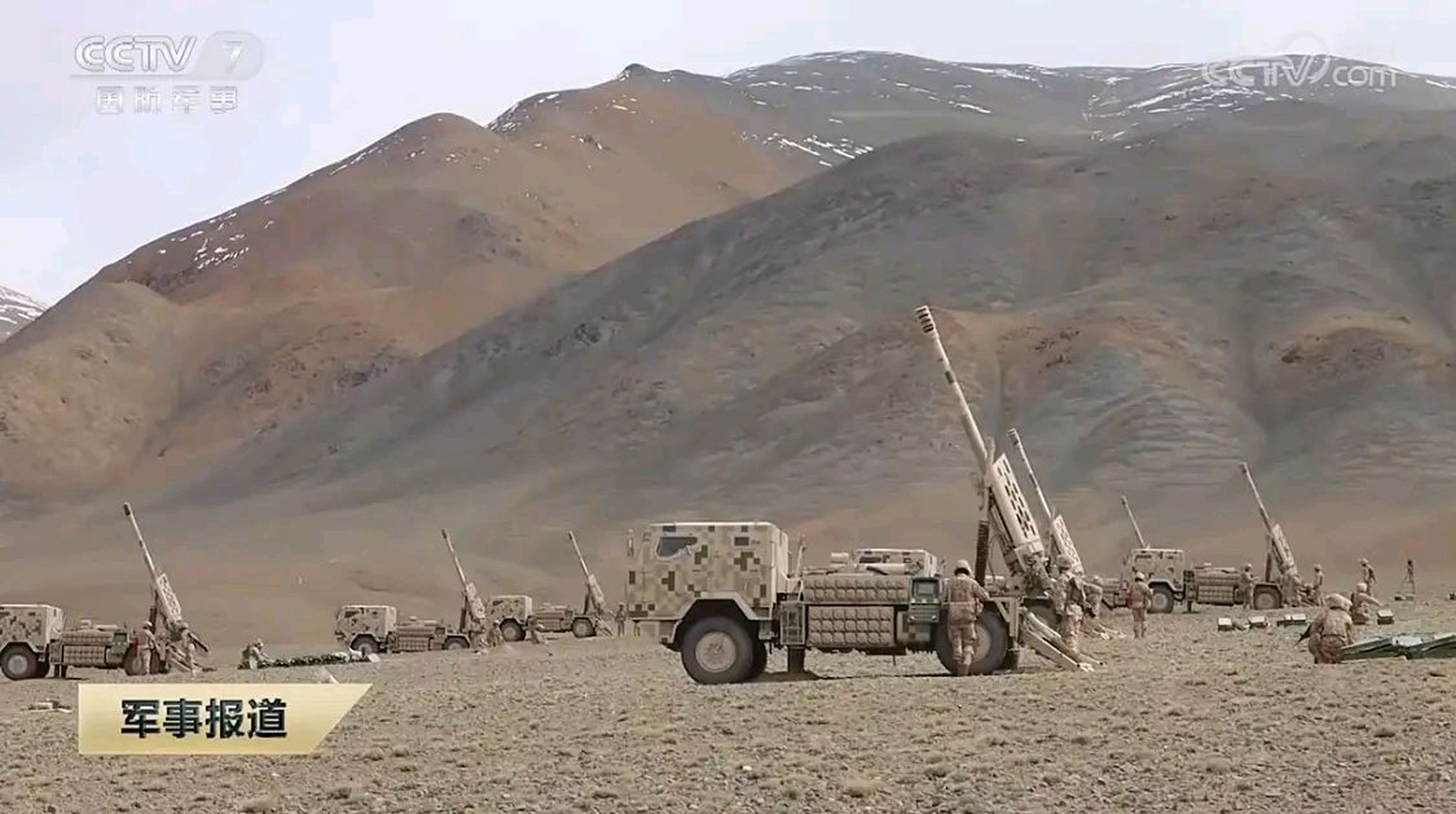 新疆军区合成团装备"地表最强卡车炮":pcl-161型122毫米卡车炮亮相