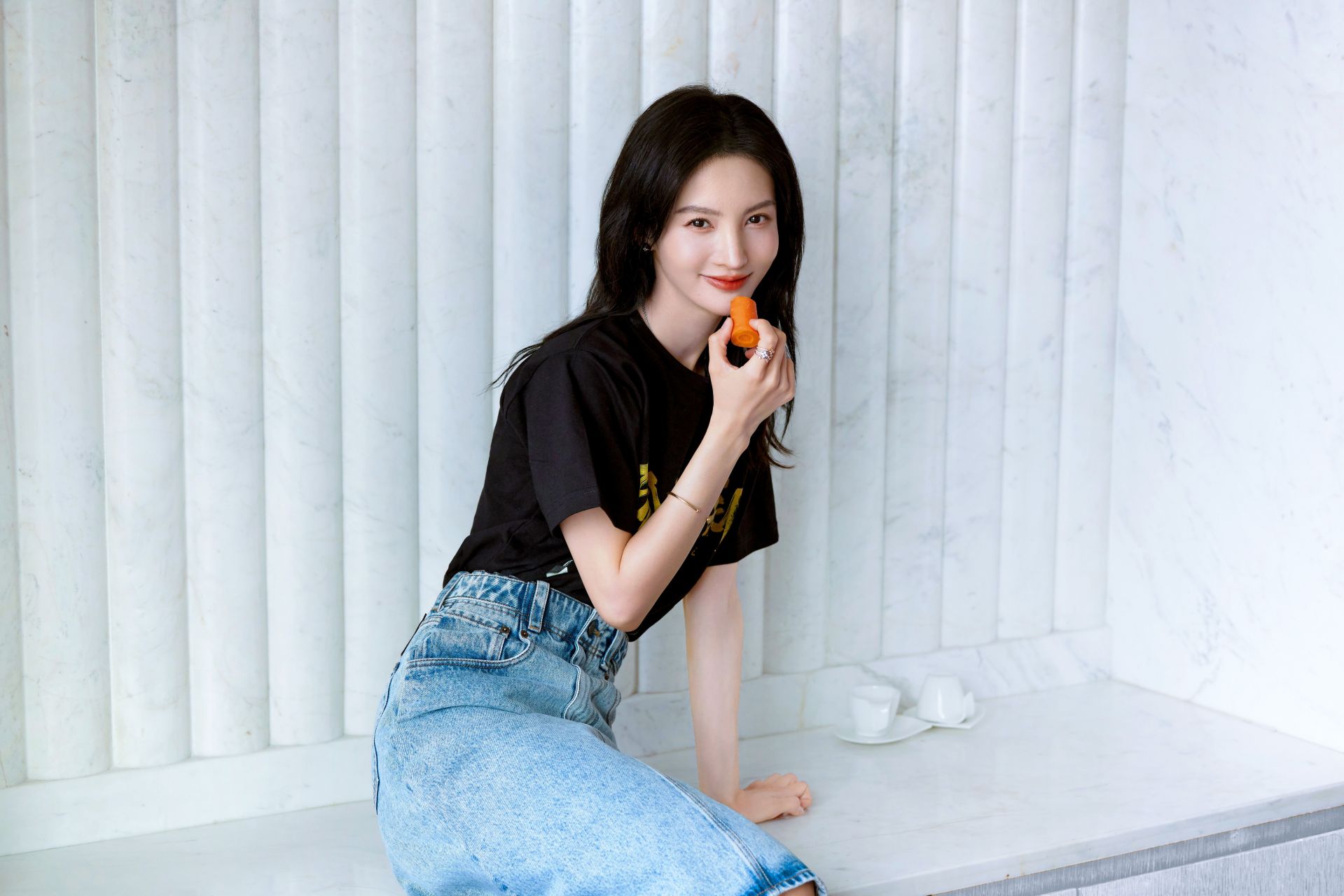 刘诗诗的大美照片让人心旷神怡,而金晨这次比较低调……[心][吃鲸][心