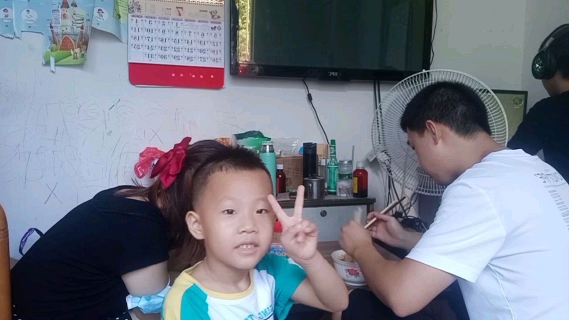 老婆做的西红柿鸡蛋面,比外面卖的都好吃,大口吃面太过瘾了