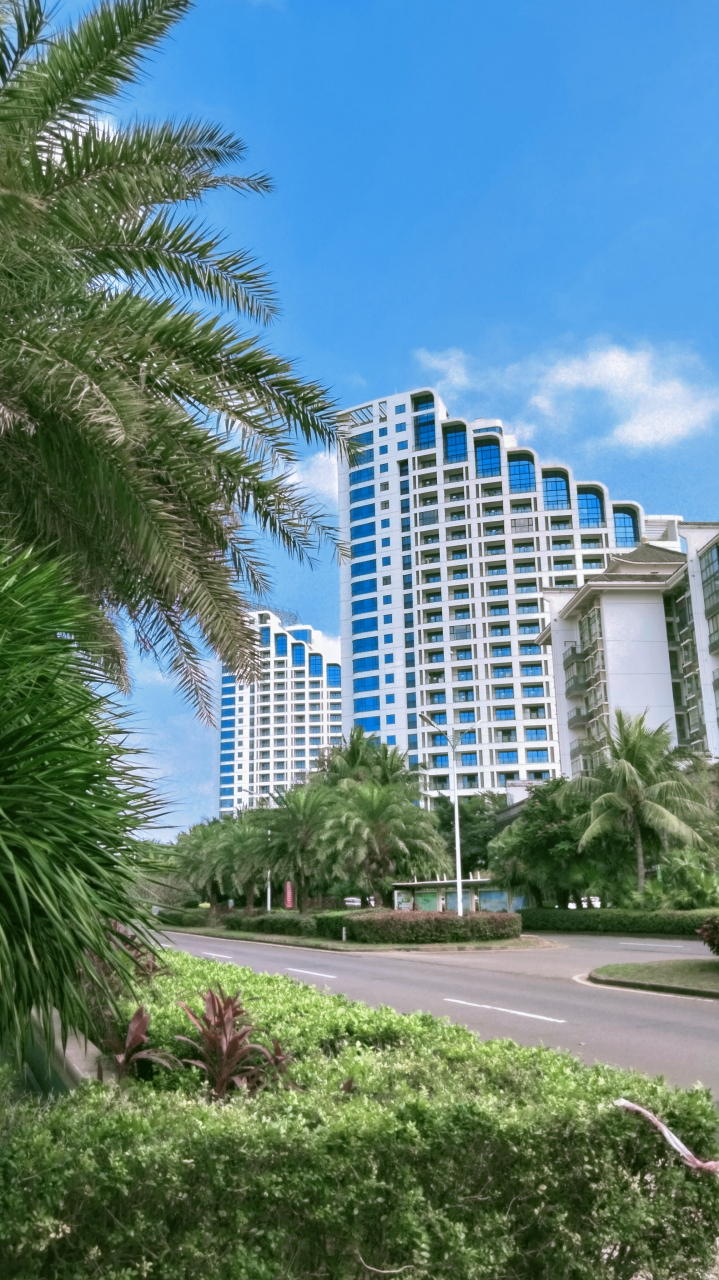 海南澄迈盈滨半岛旅游度假区位于海口西部,与海口秀英区相邻,距海口