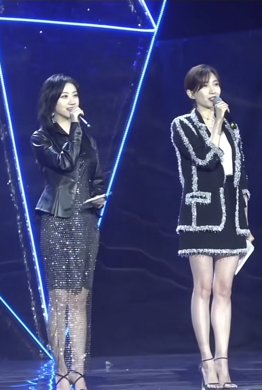 江疏影 这两个都是我喜欢的明星 江疏影官方身高168 看起来比景甜高