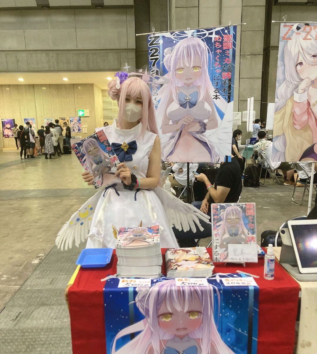 湾湾成人漫展尺度太大,内陆网友直呼辣眼睛,还是好好穿衣服吧