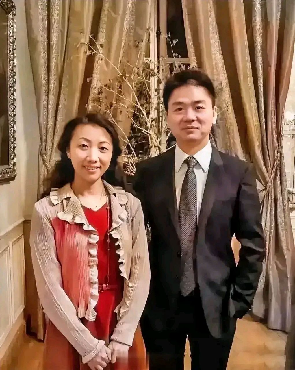 京东创始人:刘强东与初恋女友龚晓京("京"与"东").