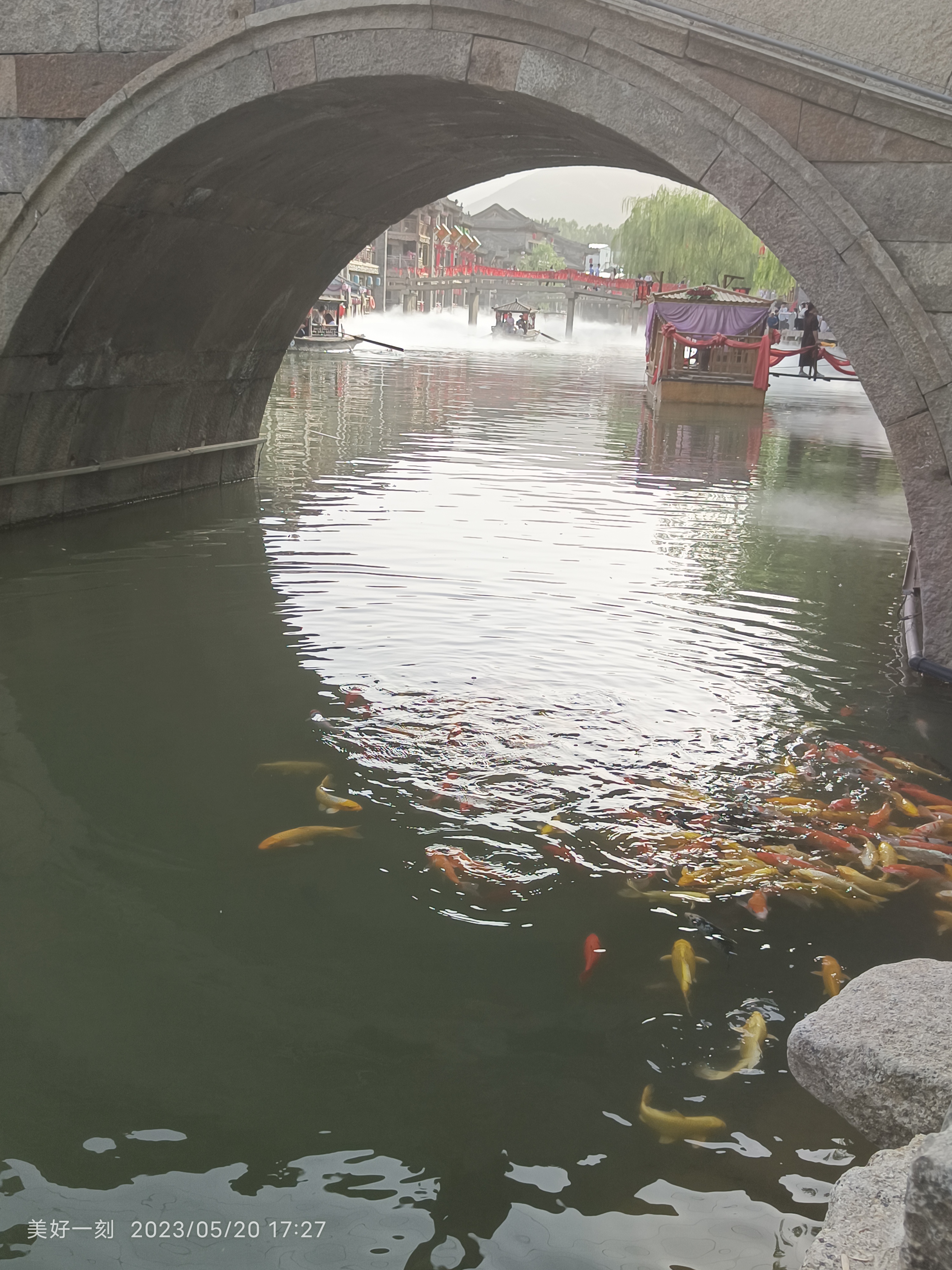 修新如旧美美的