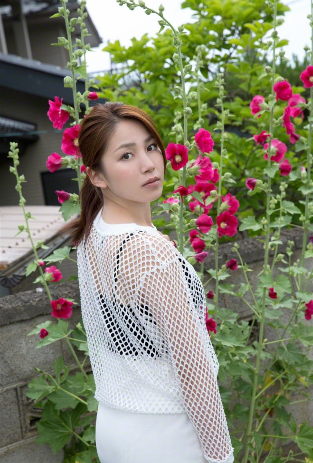 日本名模吉川友拍摄写真集,二十八岁的少妇年龄,更显风韵十足