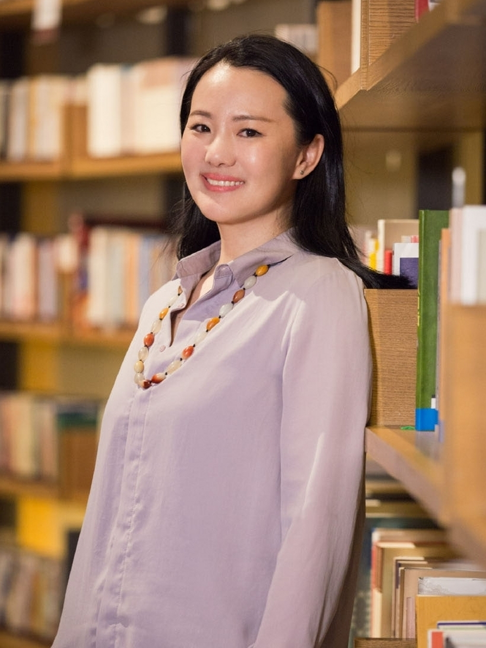 演员咏梅有着独特的气质,也是许多人关注的焦点,她自