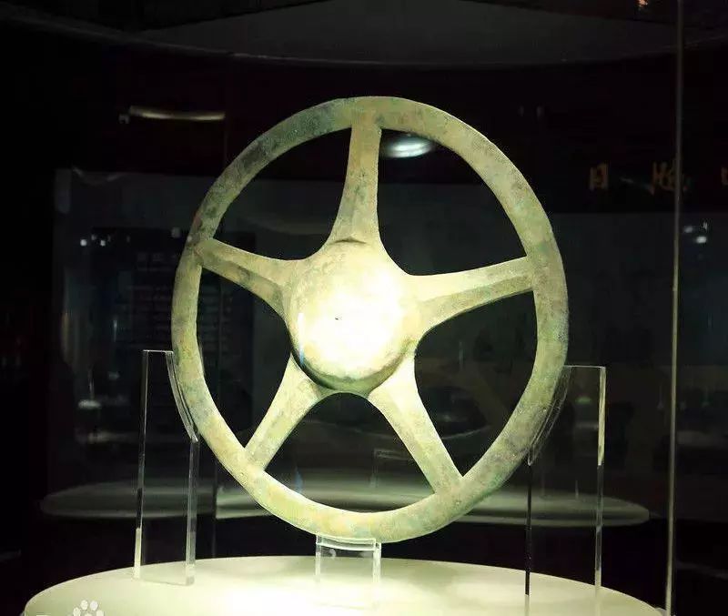 三星堆出土的五角星pk五芒星,是太阳崇拜还是穿越神器