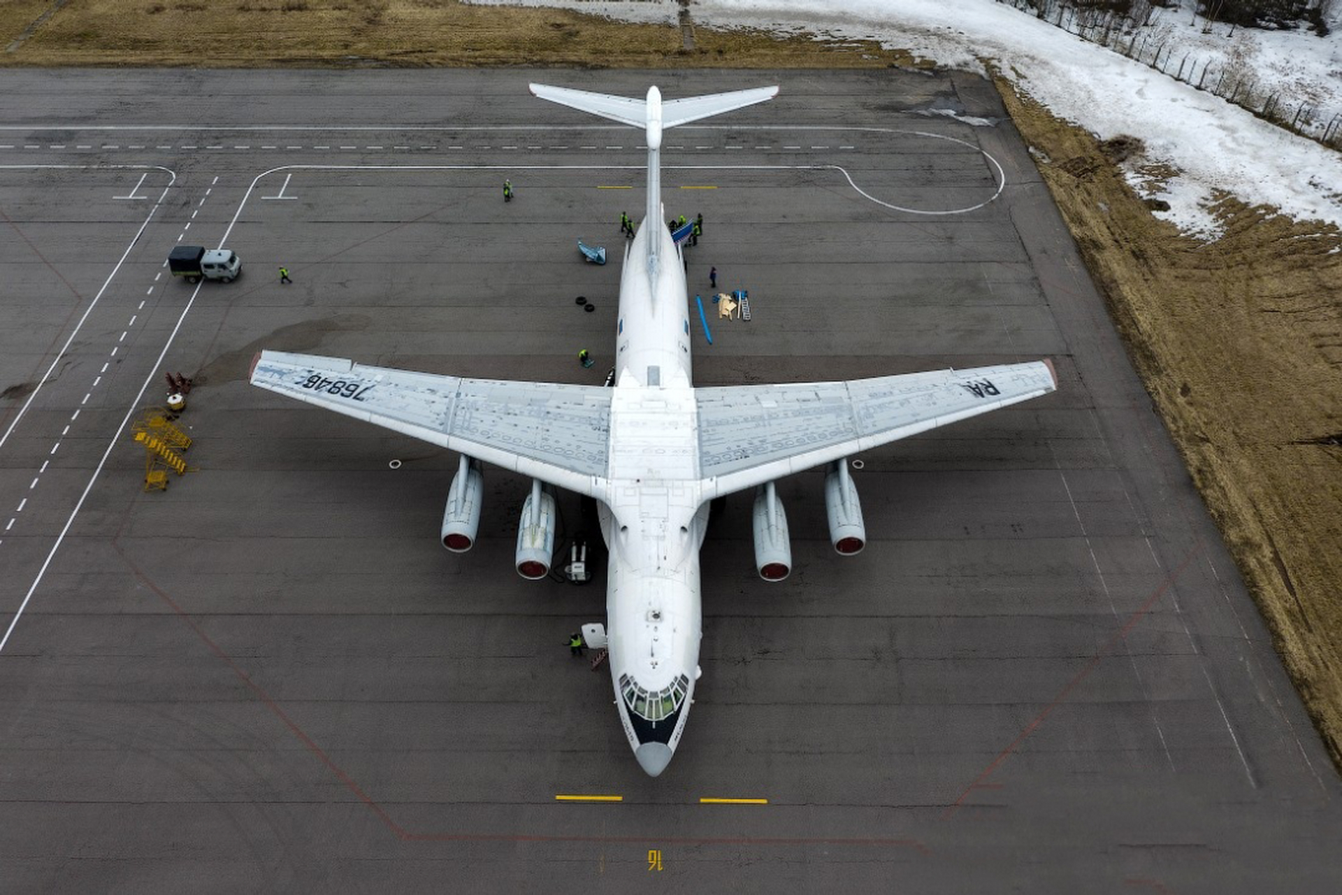 伊尔76运输机,曾是解放军空军最大的运输机,数量还不是很多,需要看