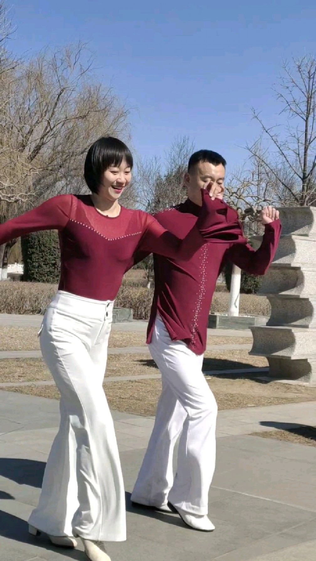 滨芳组合展示吉特巴基本步,一起来学习