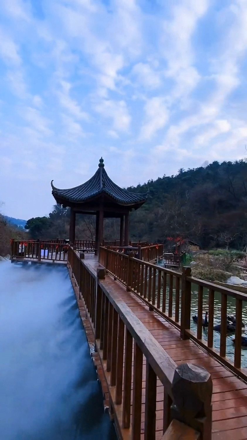 南昌梅岭铜源峡:天然氧吧