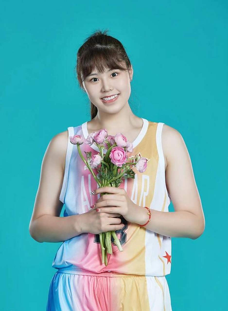 中国女篮的三大美女:  第一位:张茹——古灵精怪,美丽又可爱!