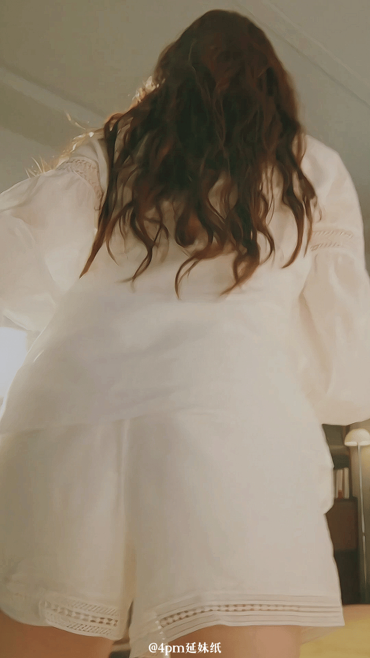 美死我得了[捂脸][捂脸] 白袜子杀伤力:100% 刘亦菲白袜子杀伤力