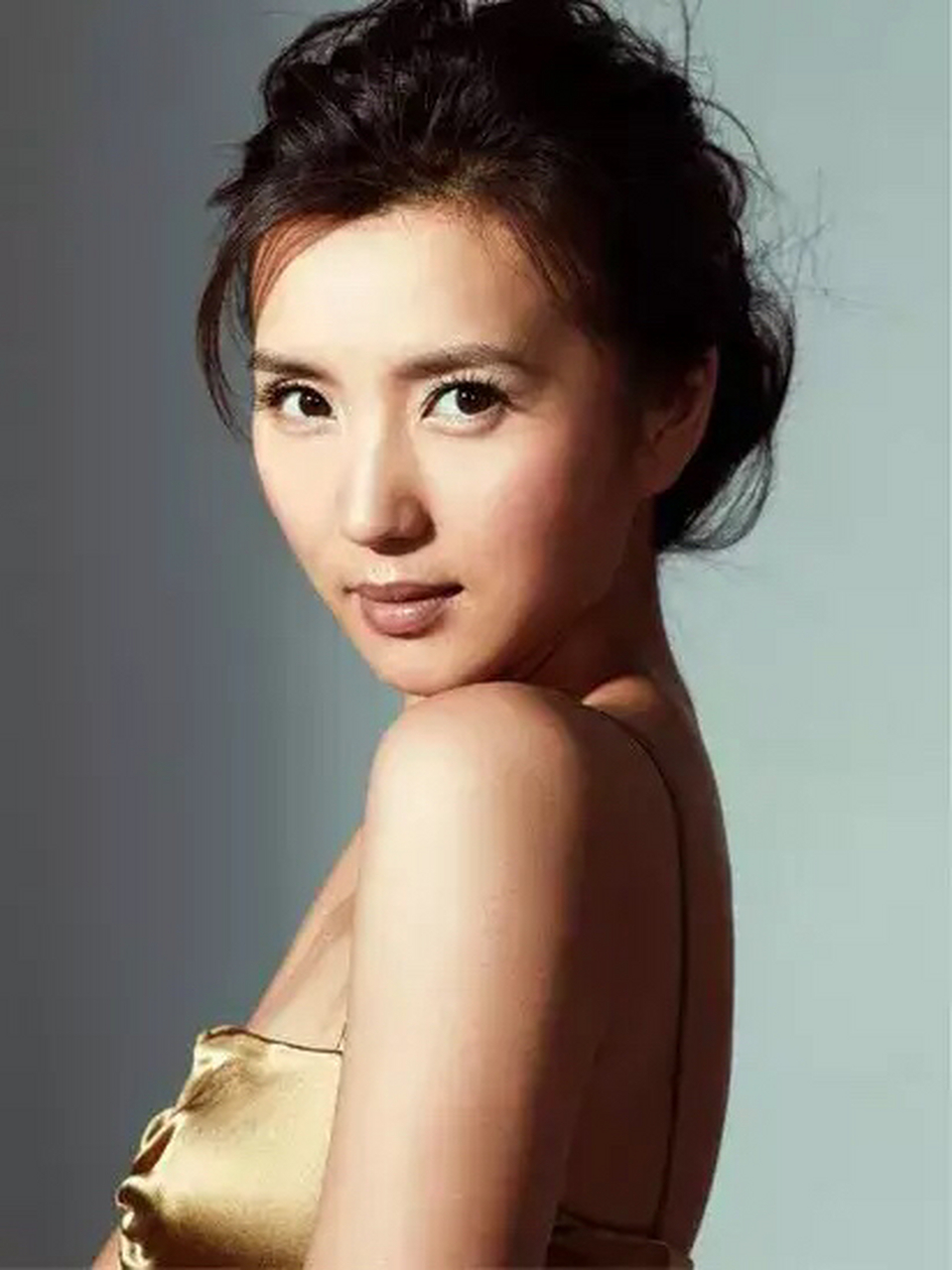 陈好年轻时青春靓丽,身材非常好,出演过流星花园里的万人迷,让人印象