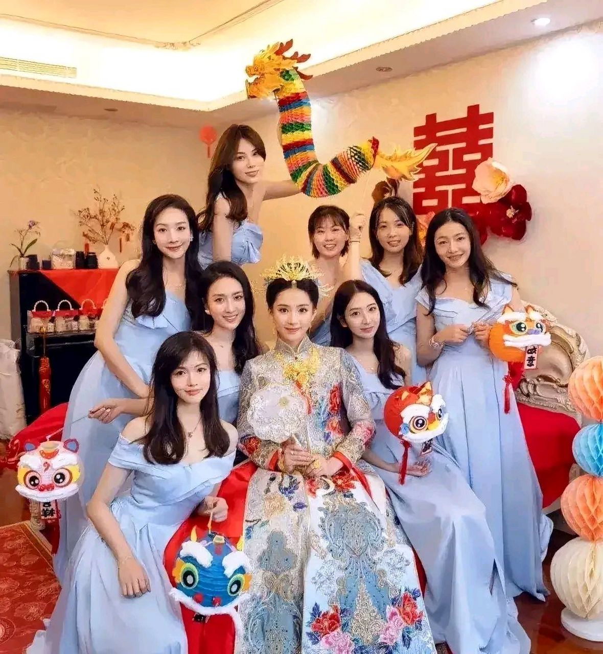 看到新娘子美若天仙,我想对伴娘说什么呢?