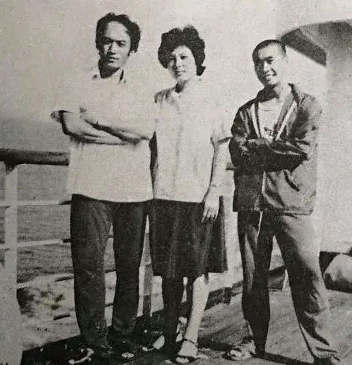 罕见老照片:"一代剑圣"于承惠早年和妻子的合影,右边为"醉棍高手"孙建