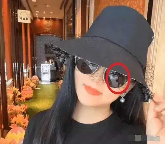 王岳伦:带女儿拍艺术照,网友直言父女俩长太像,李湘忙于谈恋爱