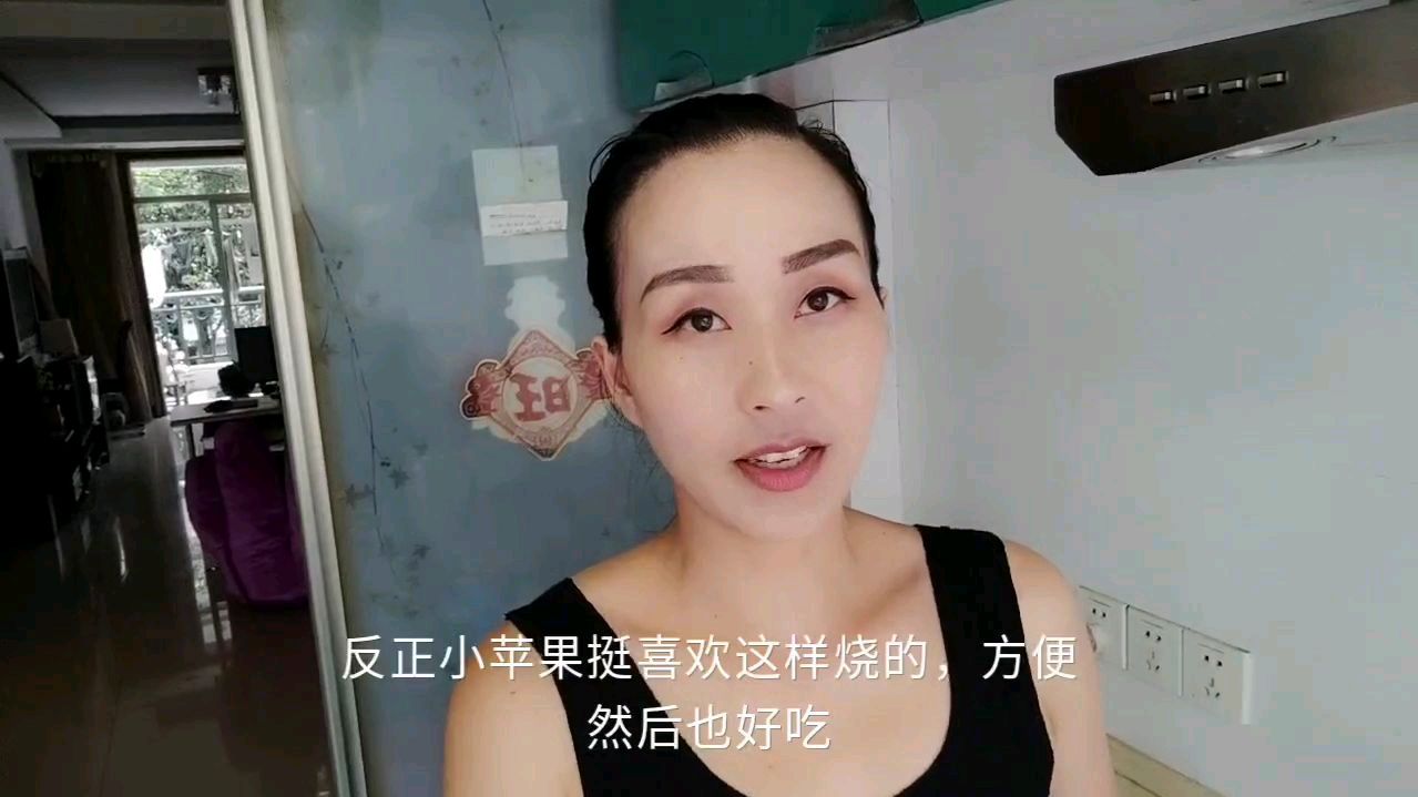 小苹果教你做一款的啤酒鸡爪 也叫懒人鸡爪 让你在家好吃到爆