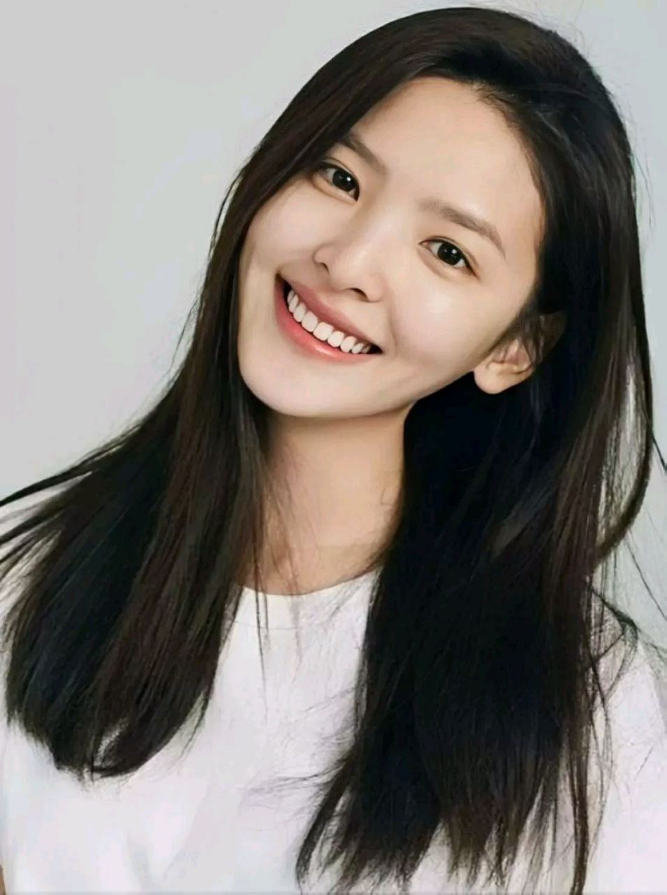 章若楠,1996年11月14日出生于浙江省温州市乐清市,中国内地女演员