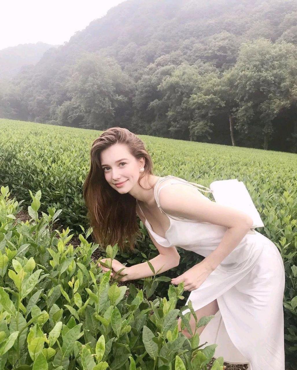 白俄罗斯模特anastasia cebulska,中文名叫 秦妃!