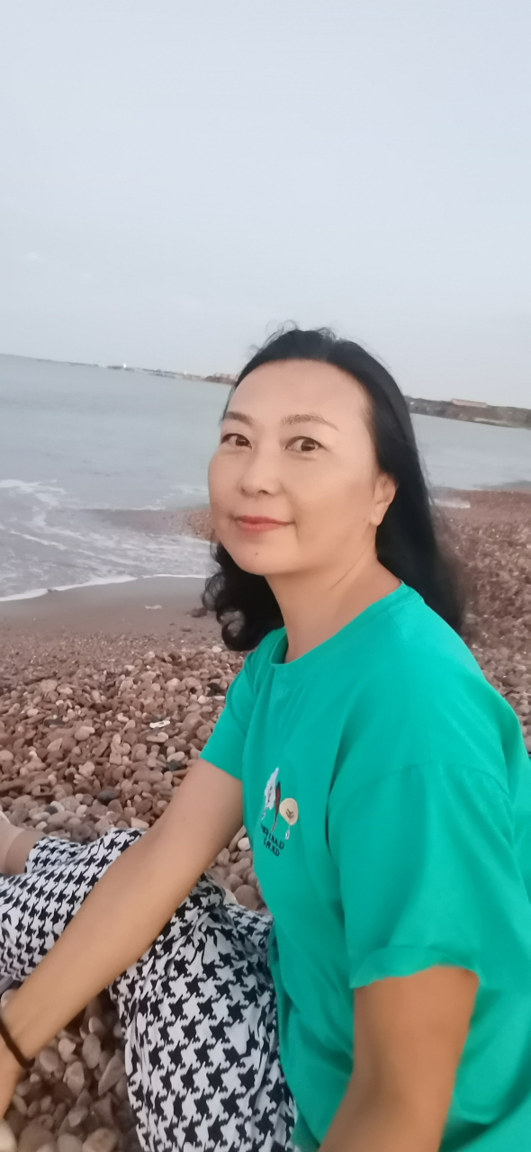 在历经了一个月的又热又潮之后,荣成的天气随着风向的变化有了很大的