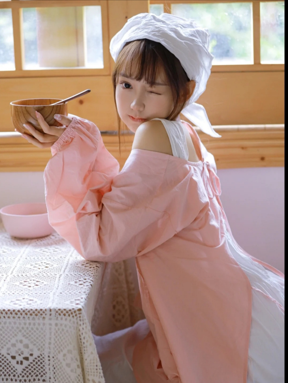厨娘装:清晨,慵懒的阳光温柔明媚,勤劳的小厨娘已经做好早餐啦,少女粉
