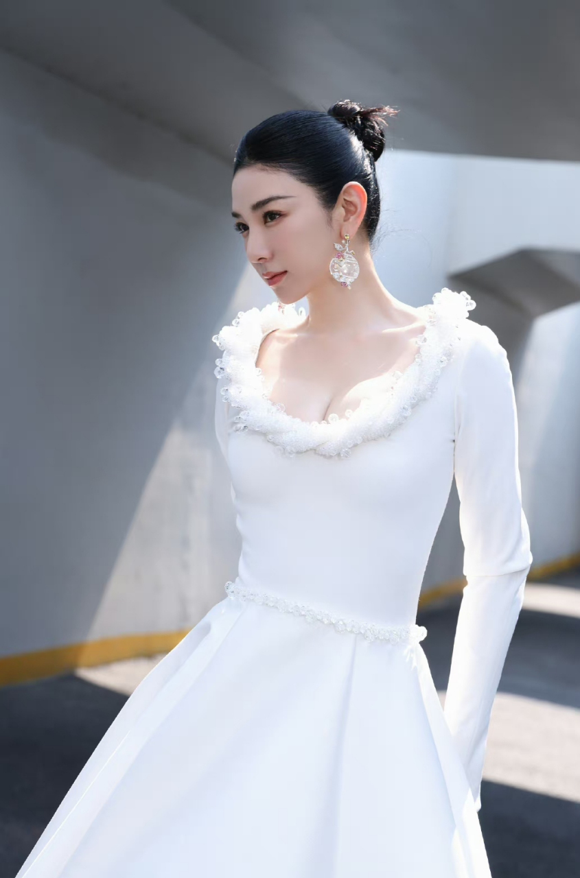 1977年出生的黄奕,状态,颜值,身材也未免太好了吧!