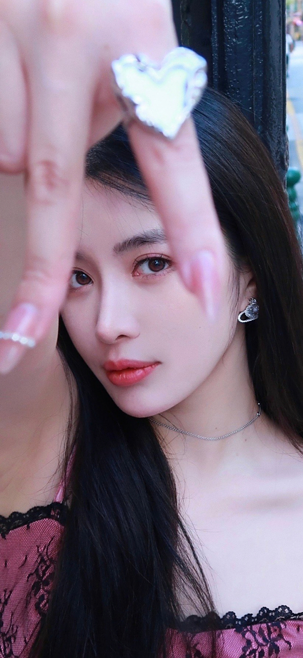 "蚂蚁腰"美女演员叶思彤