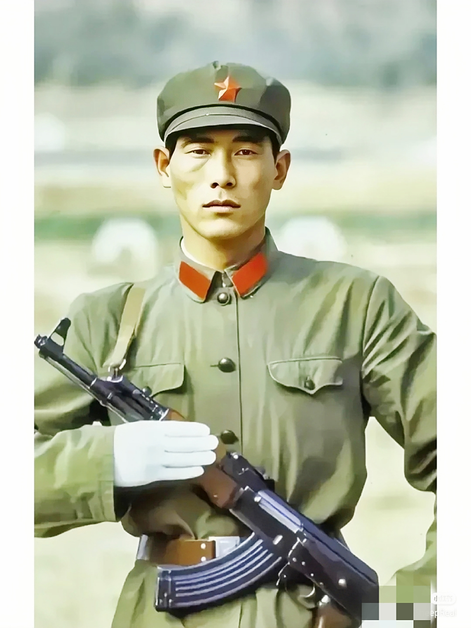 上世纪80年代,一张解放军英姿飒爽的照片!