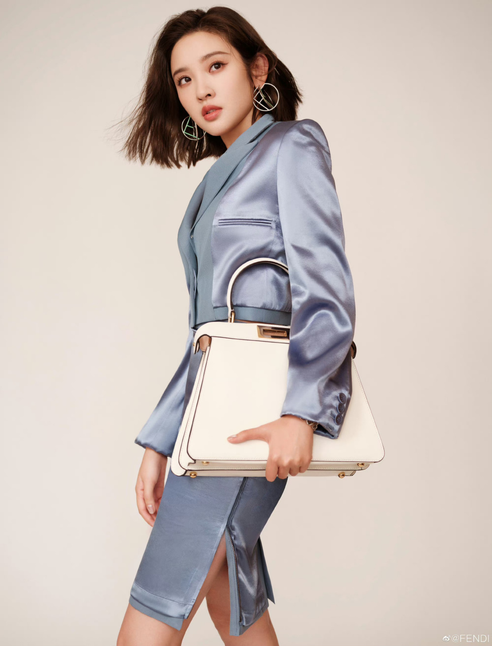 唐艺昕  高跟凉鞋美腿