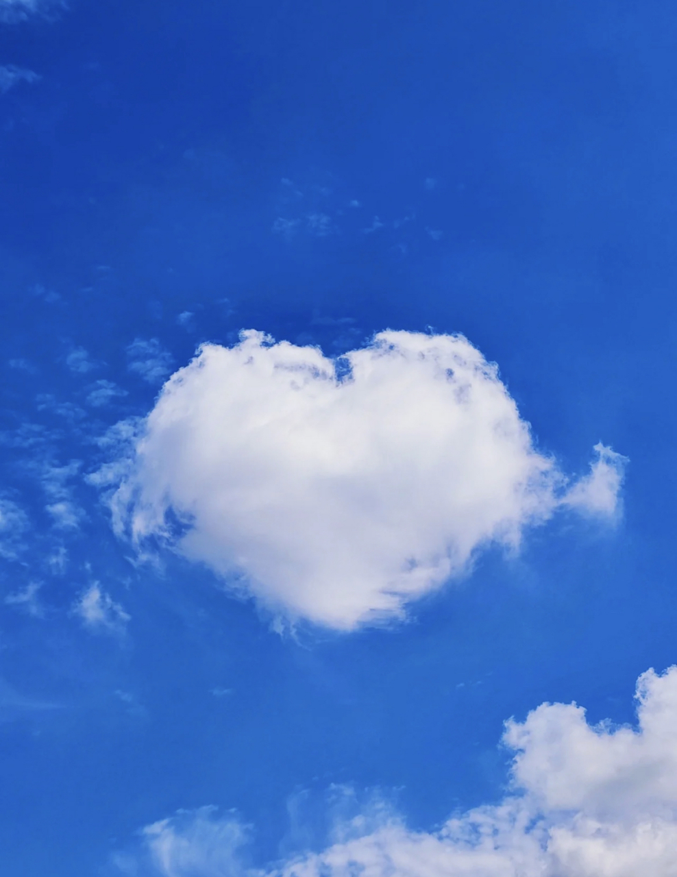 云朵是天空写过最美的文案93     天空都是爱心的形状09  我想做