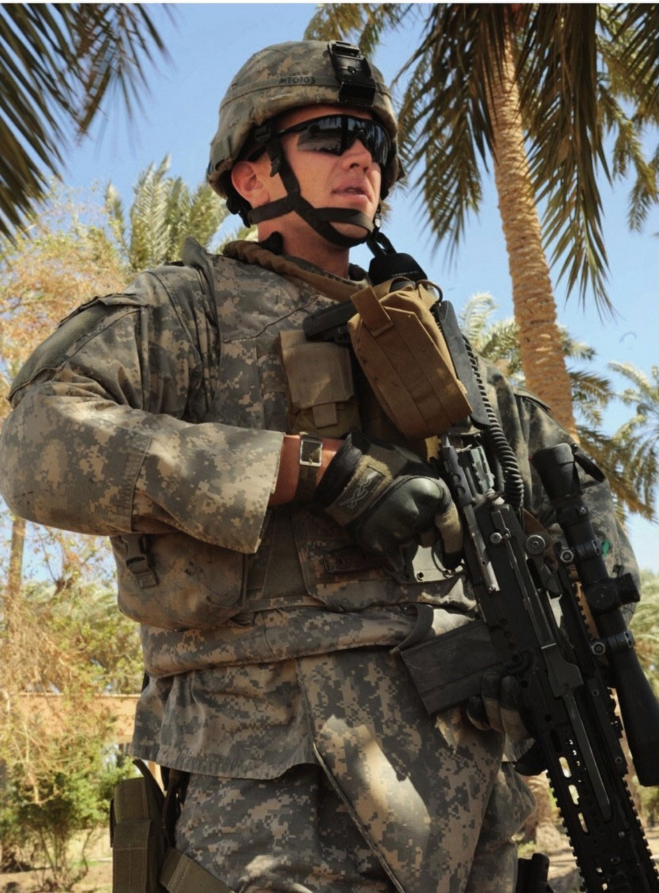 都是由海军和空军开路,对目标进行毁灭式打击,之后才是陆军进行陆地战