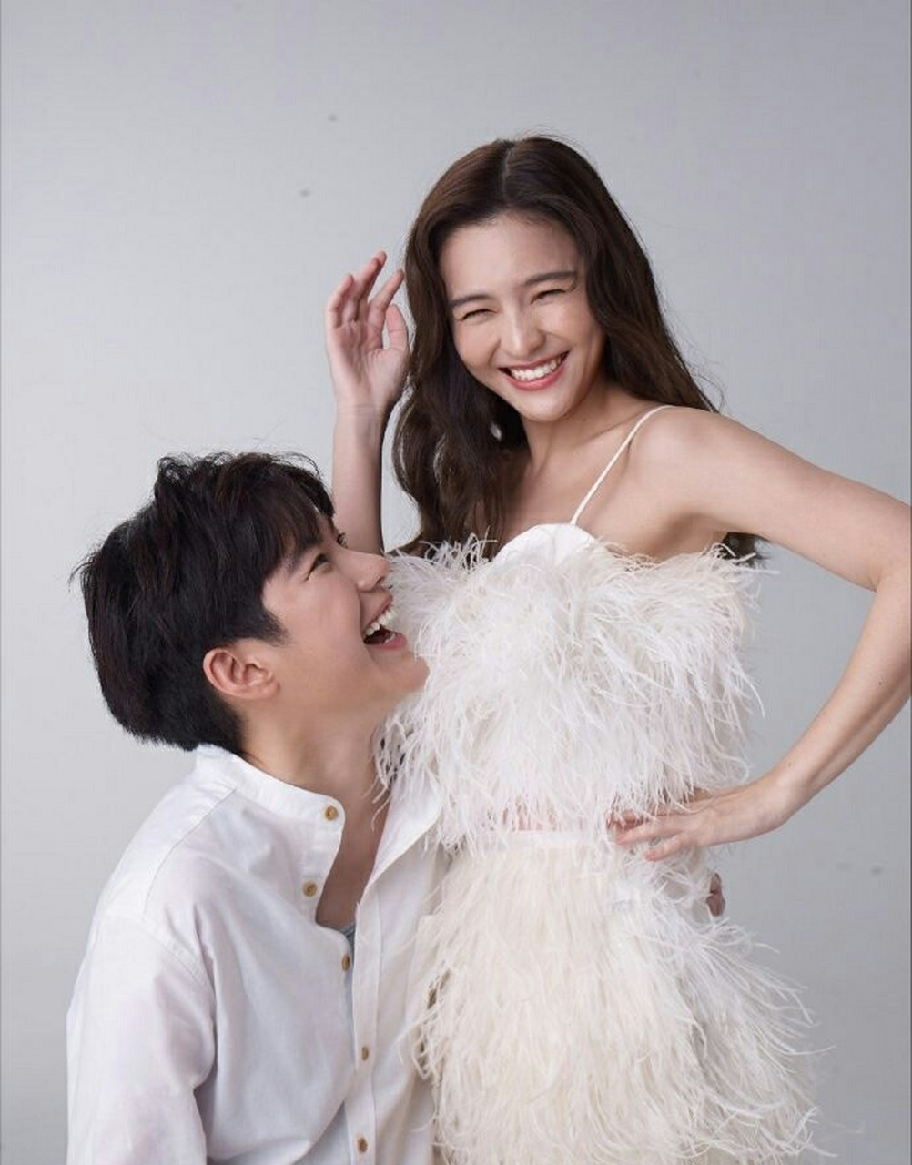 tina晒合照为aom庆生! 是谁的cp还在发糖?