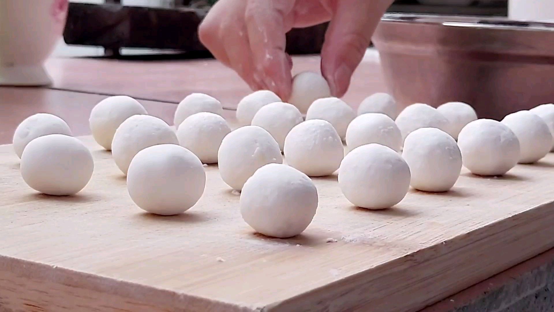 一屉松软红豆卷,一碗圆子小甜汤!