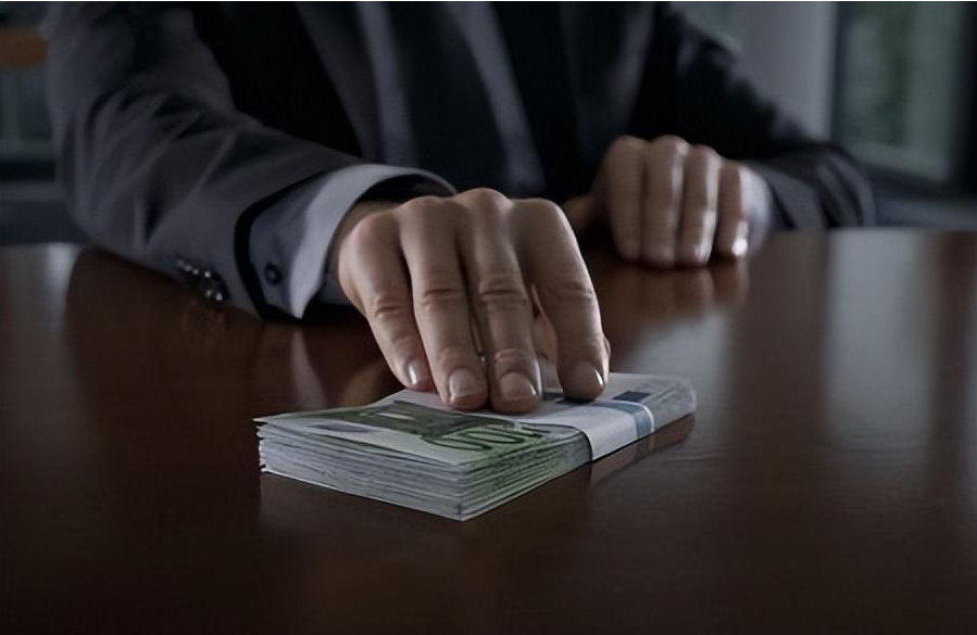 案例:山西美女宋丽,肉身开道,每晚用独门绝技关切多位领导