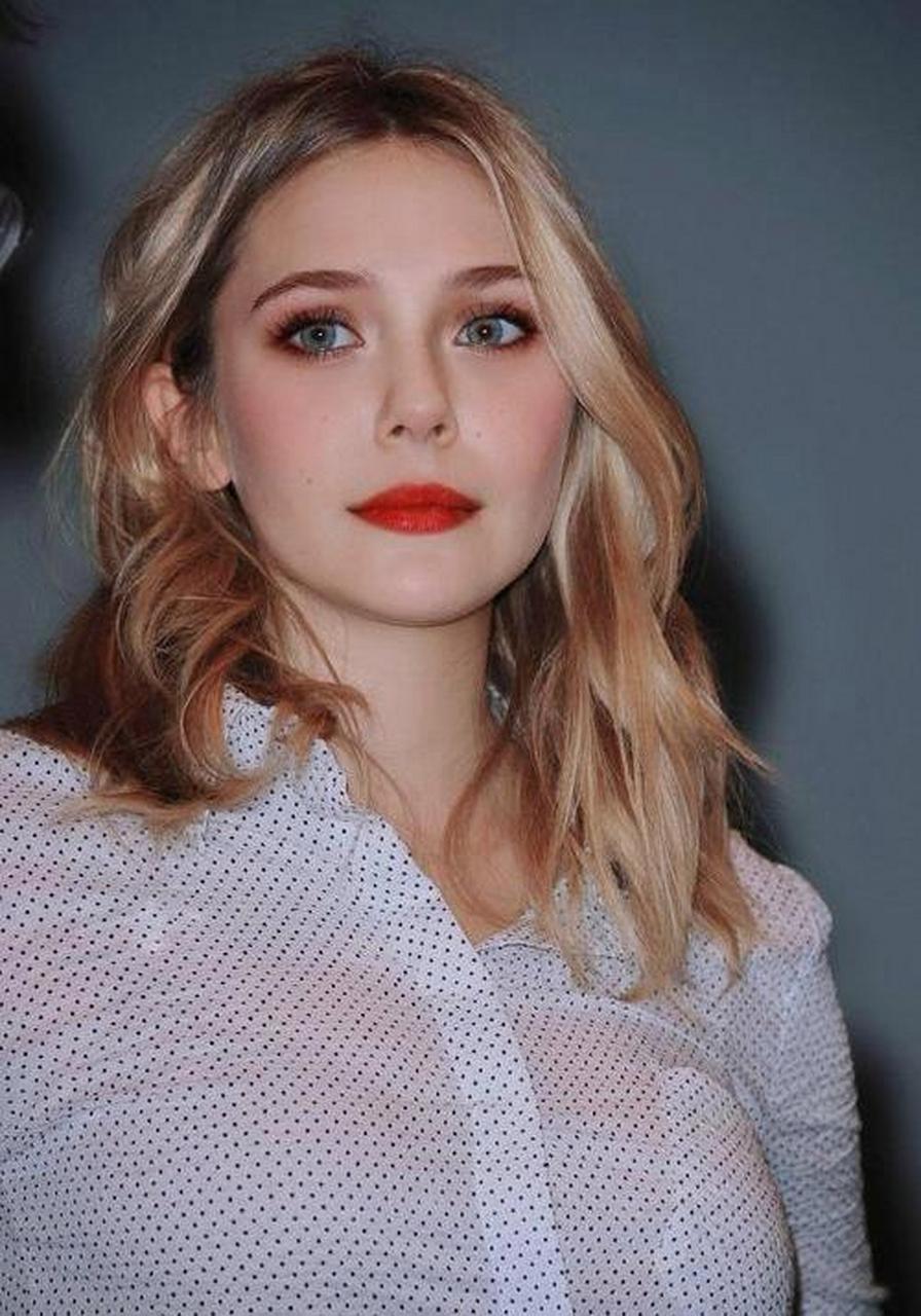 伊丽莎白·奥尔森(elizabeth olsen)是一位美国著名的女演员,她的美貌