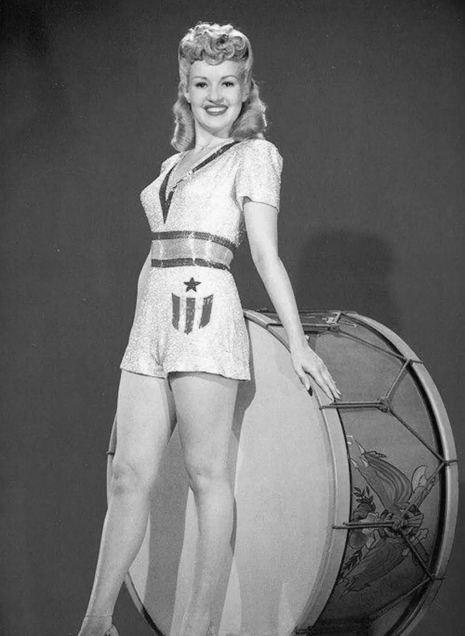 一双玉腿横扫天下,勾的男人夜不能寐的贝蒂·葛莱宝,是二战时期劳军团