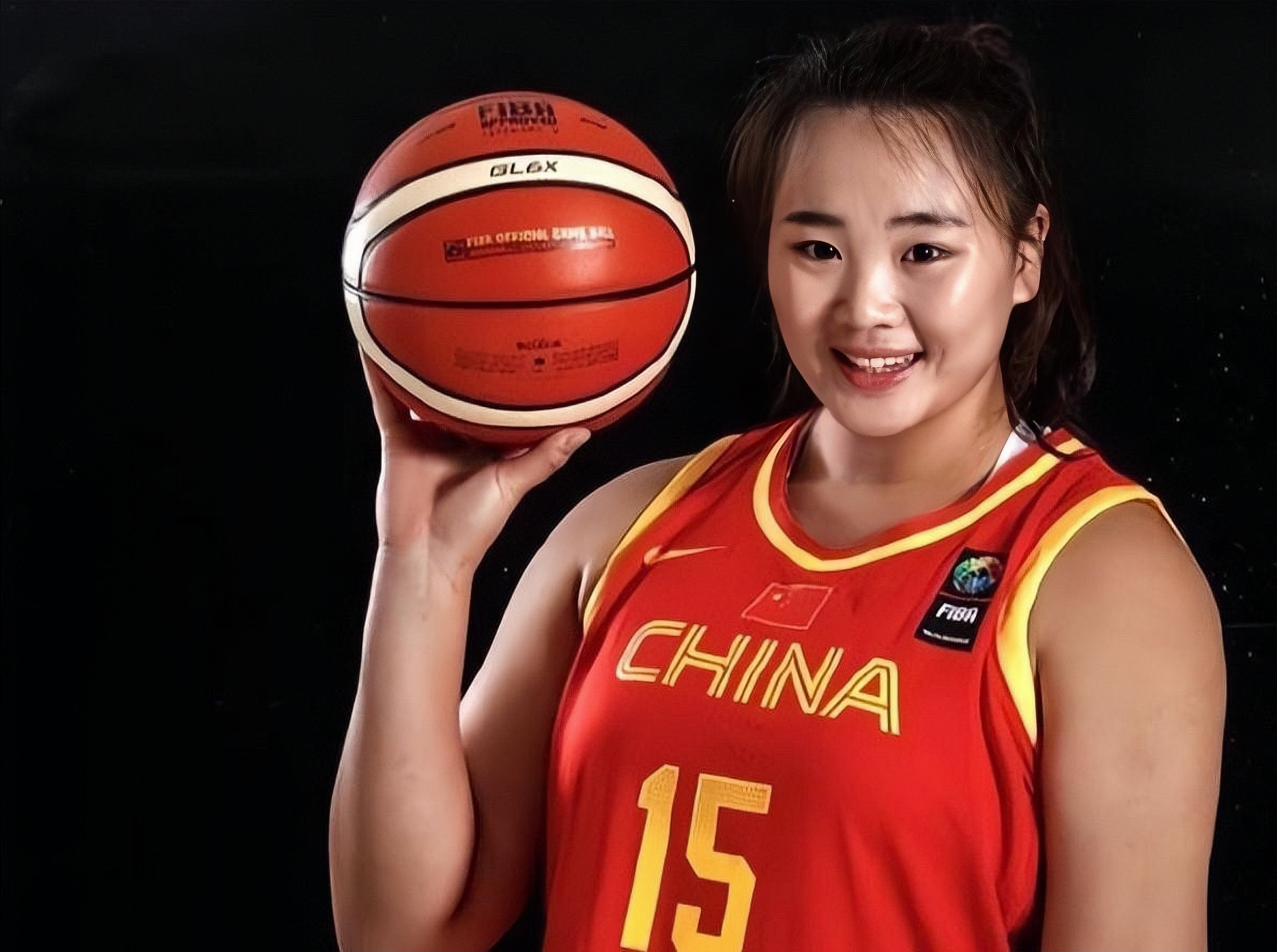 刘禹彤:女篮半决赛前的坚忍与热爱,成就"女版奥尼尔"的传奇