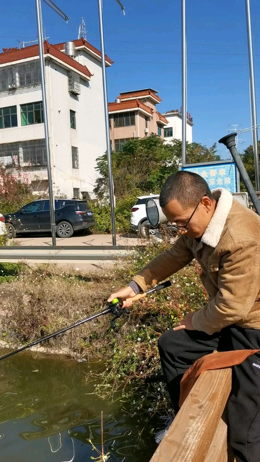 路亚新手可以借鉴一下,鲈鱼手法,刺鱼摘鱼一气呵成