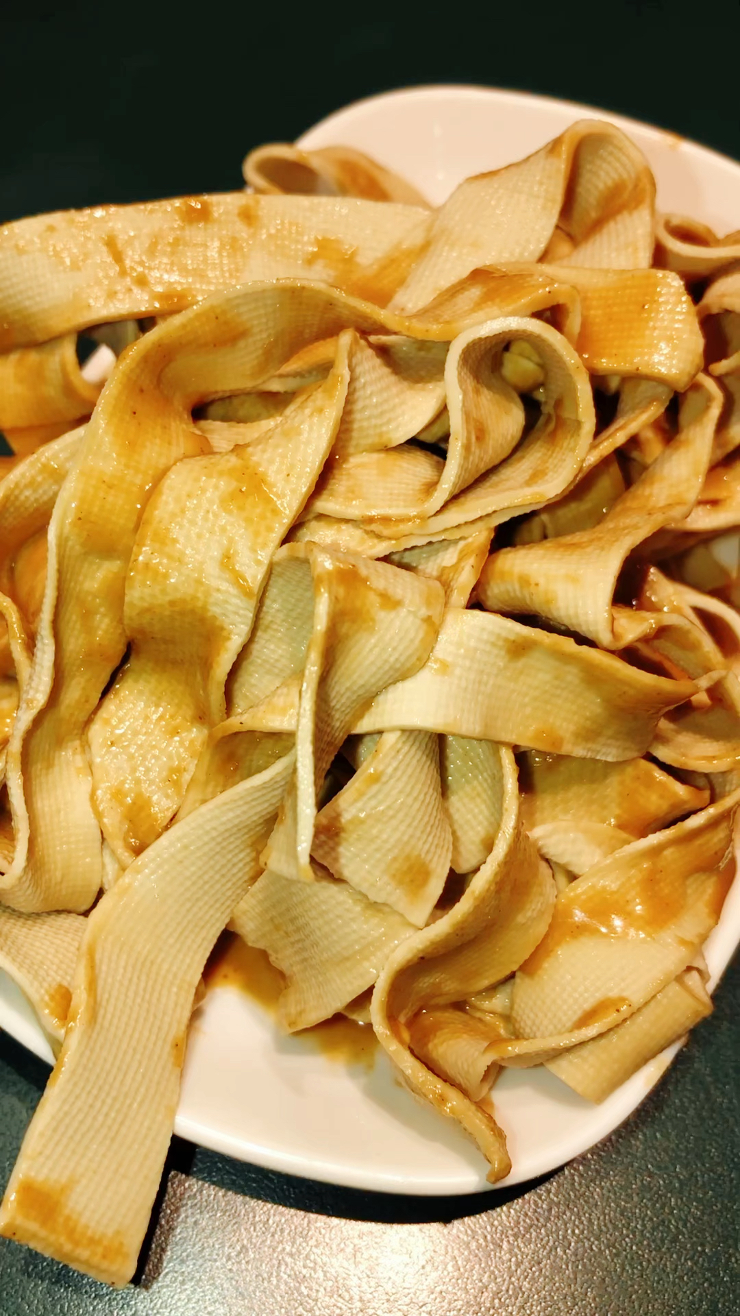 郑州龙湖里商业中心,5元一份的热卤千张,每天供不应求!-度小视