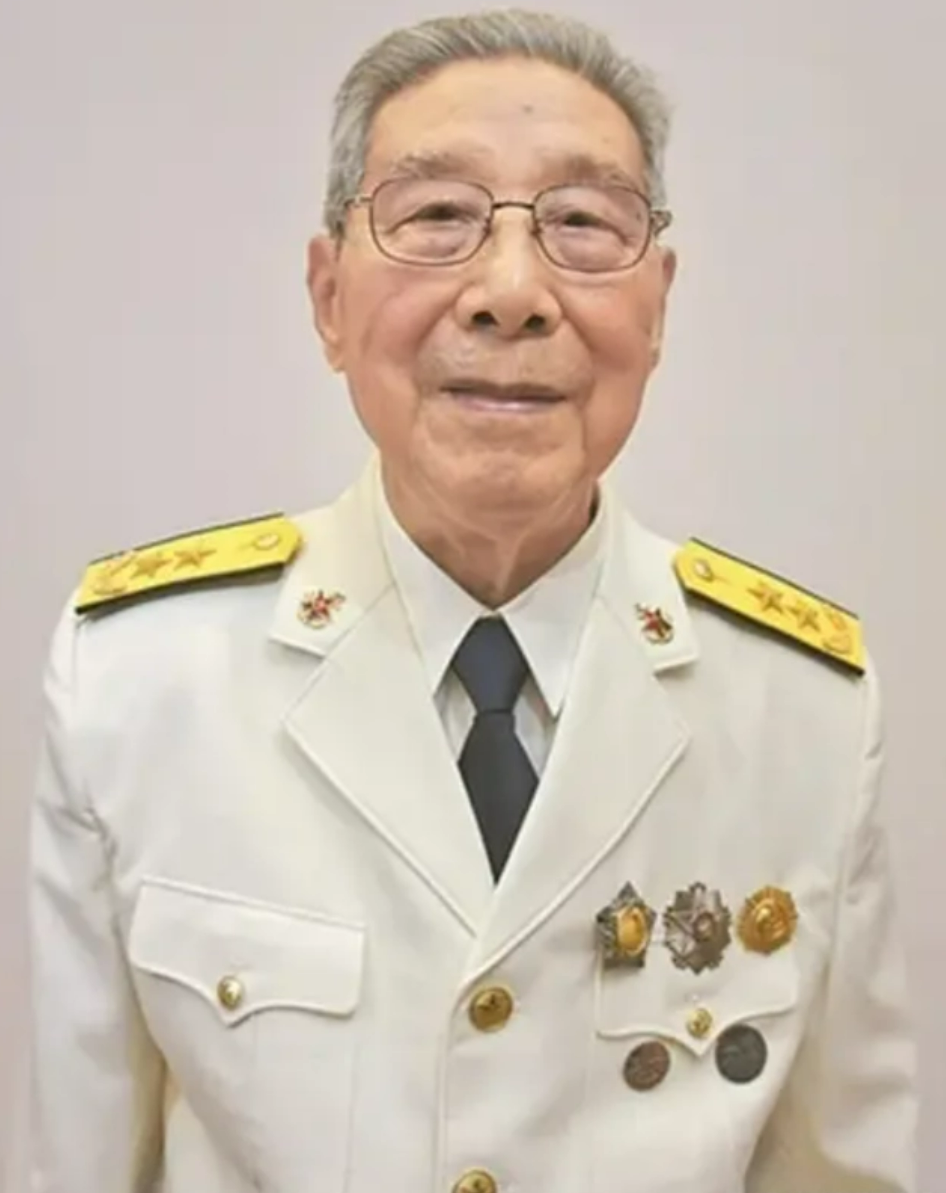 魏金山:原海军政委,18岁参加八路,做过许世友秘书,曾错失上将