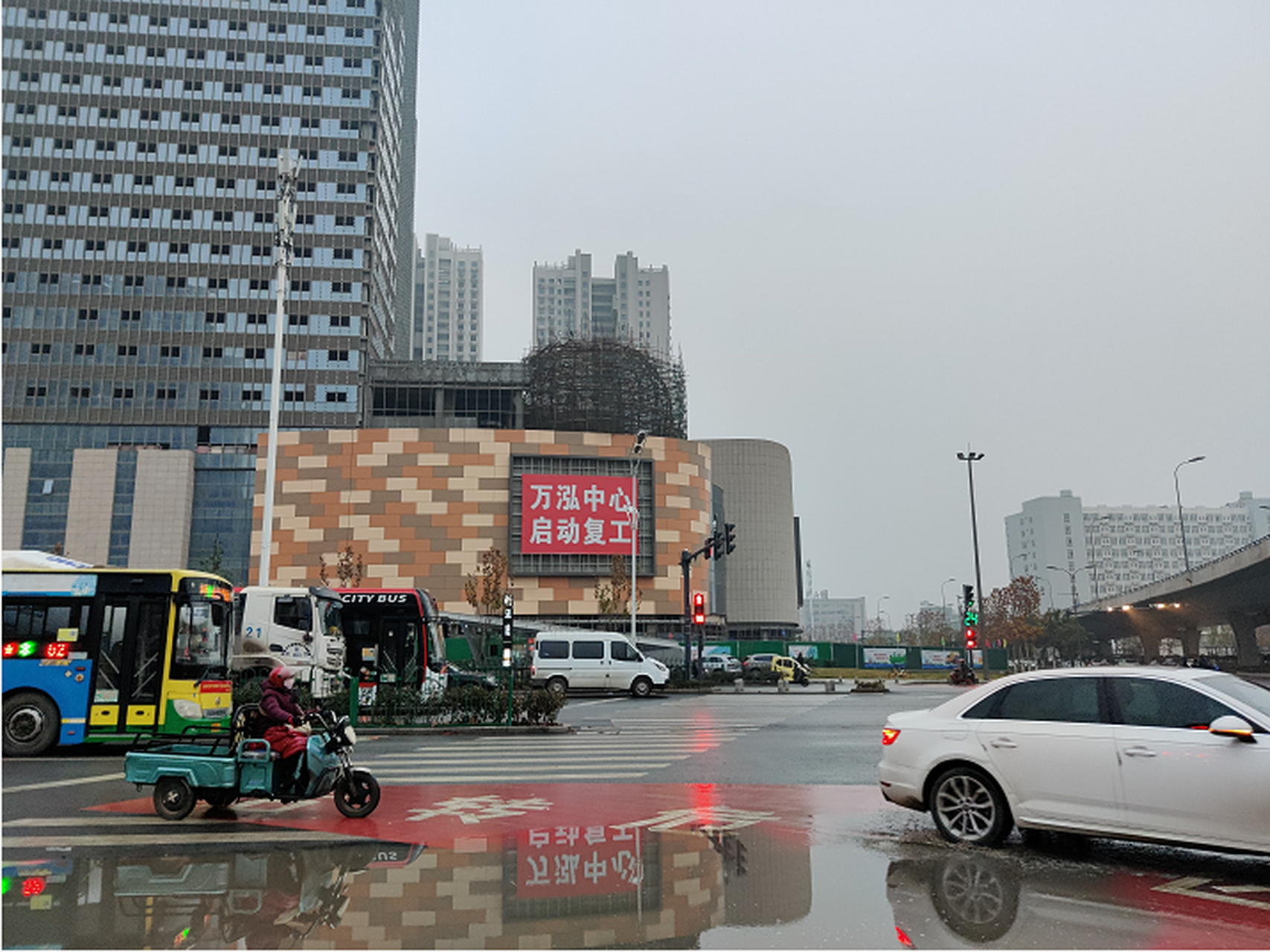 《接手合肥烂尾项目万泓中心,大连万达预计今年12月底前完工》