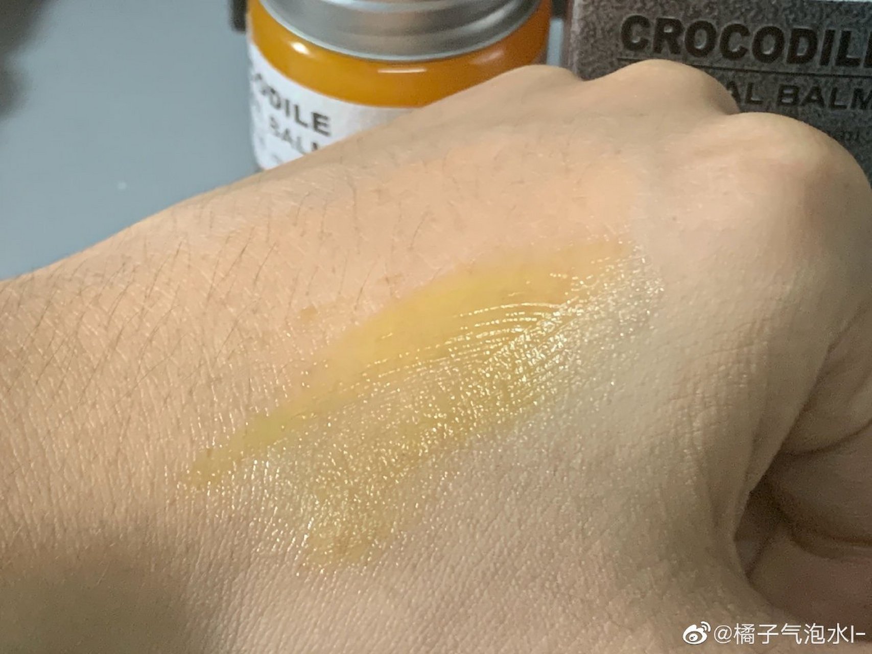 来自泰国的这款vincere胜利牌鳄鱼膏   我用来涂痘痘效果真的特别好